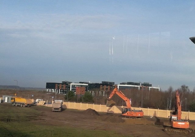 Budowa pierwszego budynku wchodzącego w skład Airport City rozpoczęła się pod koniec grudnia