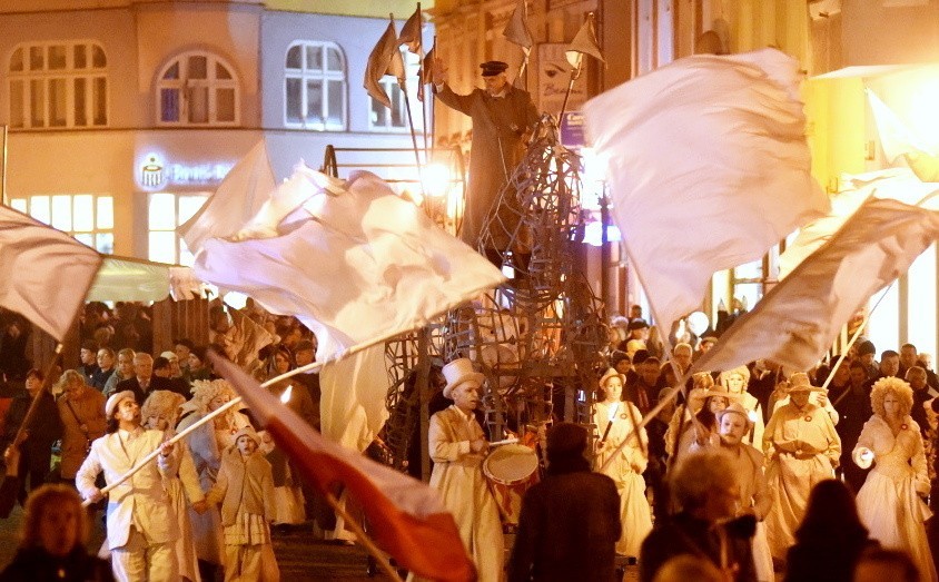 W setną rocznicę odzyskania przez Polskę niepodległości 11...