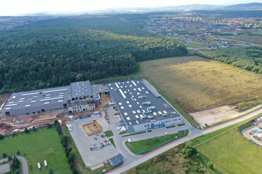 Firma Formaster Group z Kielc zakupiła pięć hektarów gruntów pod budowę nowej hali produkcyjno-magazynowej w Bilczy, gmina Morawica [WIDEO]