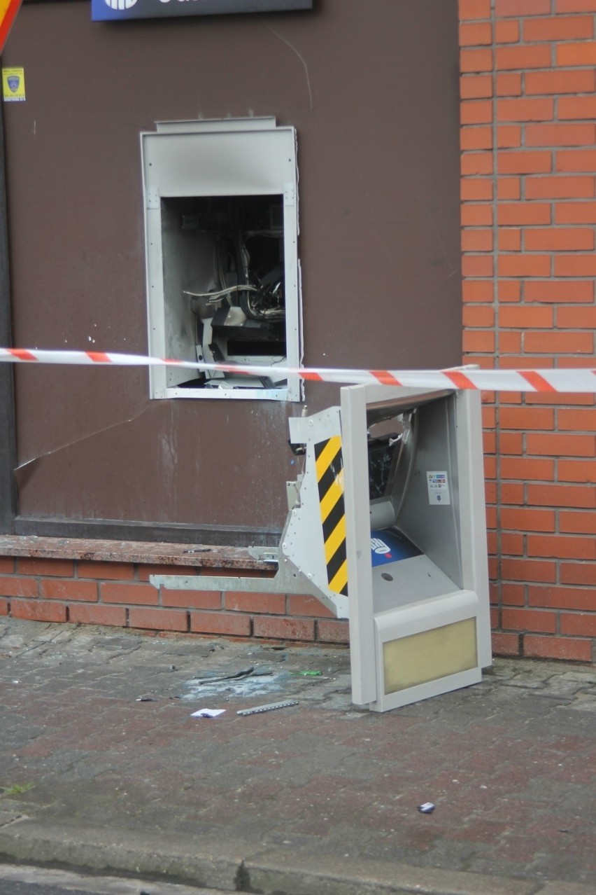 W nocy w Zdunach wysadzono bankomat.