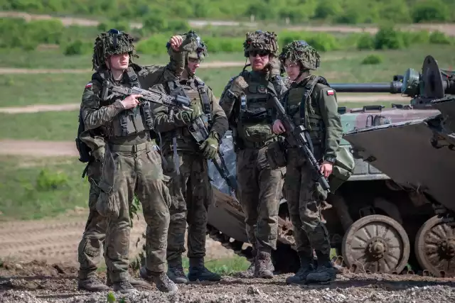 Żołnierze 7. Brygady Obrony Wybrzeża na poligonie w Drawsku.