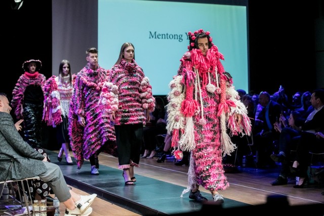 Tegoroczne pokazy Cracow Fashion Week odbędą się w zmienionej formule - jak zawsze na żywo oraz w streamingu. A tak wyglądały poprzednie edycje Cracow Fashion Week