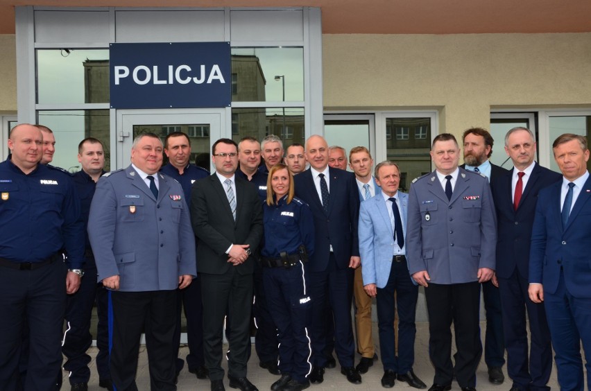 Policjanci ze Słomnik pochwalili się ministrowi skuteczną pracą 