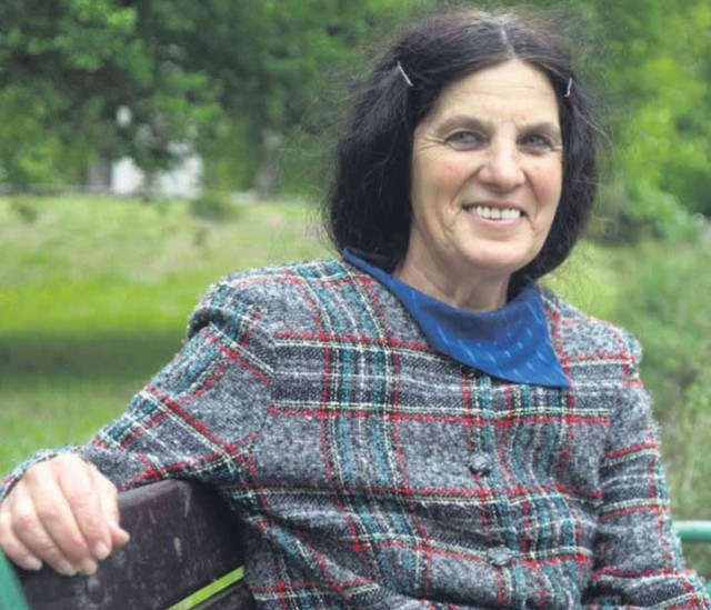 Helena Sak w Karlinie mieszka od 1973 roku. Kiedy Bieg Papieski przeniesiono z Koszalina do Karlina gorąco kibicowała biegaczom, a później sama stanęła na starcie. 11 razy. 