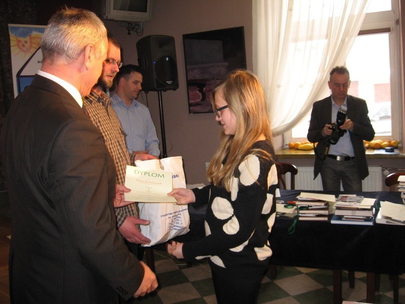Nagrodę odbiera Diana Kuśmierczyk