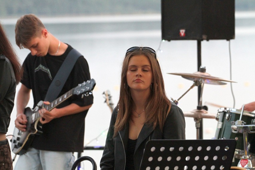 StrefaJazz nad Jeziorem Tarnobrzeskim. Młodzi muzycy wystąpili w Leo Kebab Premium