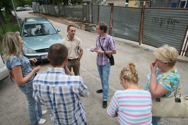 - Stu mieszkańcom zabrano cały parking! Jakim prawem? Czy jesteśmy lokatorami gorszej kategorii? - pytają mieszkańcy bloków przy ulicy Jarzębinowej. 