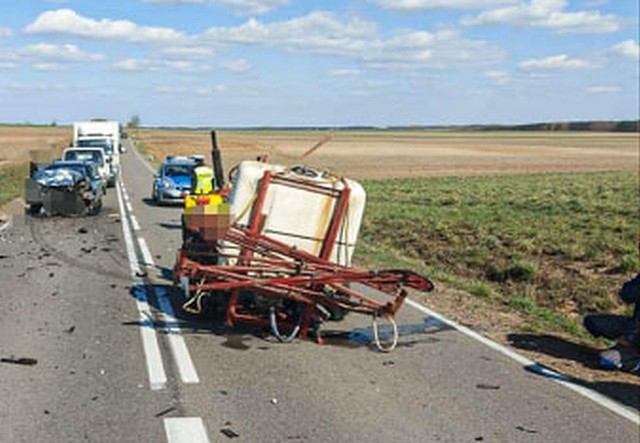 Droga wojewódzka nr 647 została zablokowana po wypadku w rejonie miejscowości Zabiele - Zakaleń