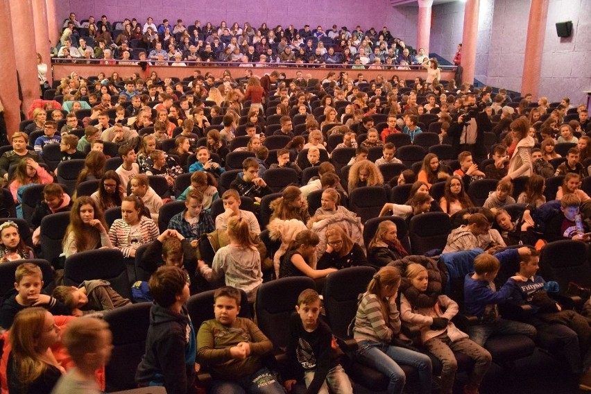 „Splotka” znów na scenie w Skarżysku. Komplet widzów i dobra zabawa