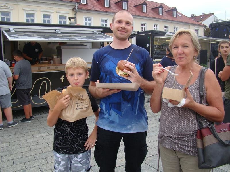 Oświęcim. Festiwal Food Trucków na Rynku Głównym, czyli wieka uczta dla smakoszy światowych kuchni [ZDJĘCIA] 