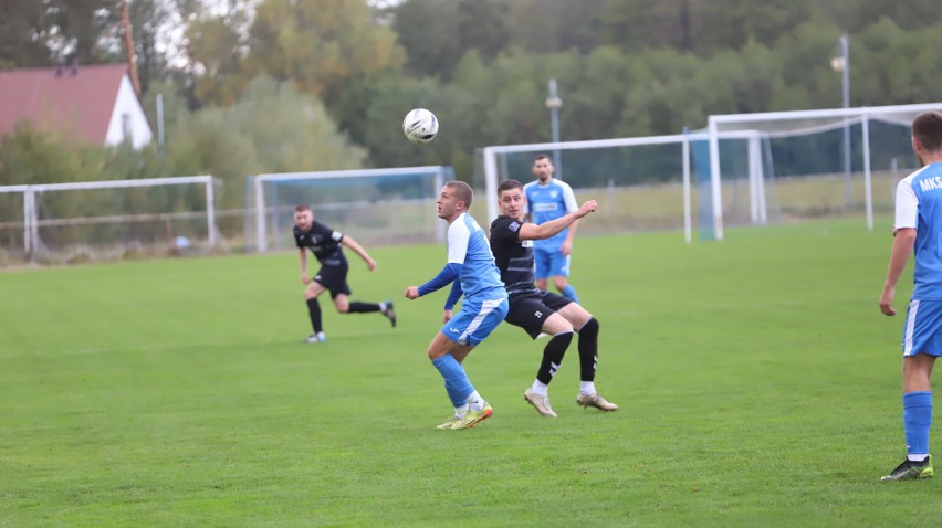 Hummel 4.liga świętokrzyska. Orlicz Suchedniów - Spartakus Daleszyce 1:3. Trzy gole Jeziorskiego! Zobacz, wideo oraz zdjęcia meczu i fanów