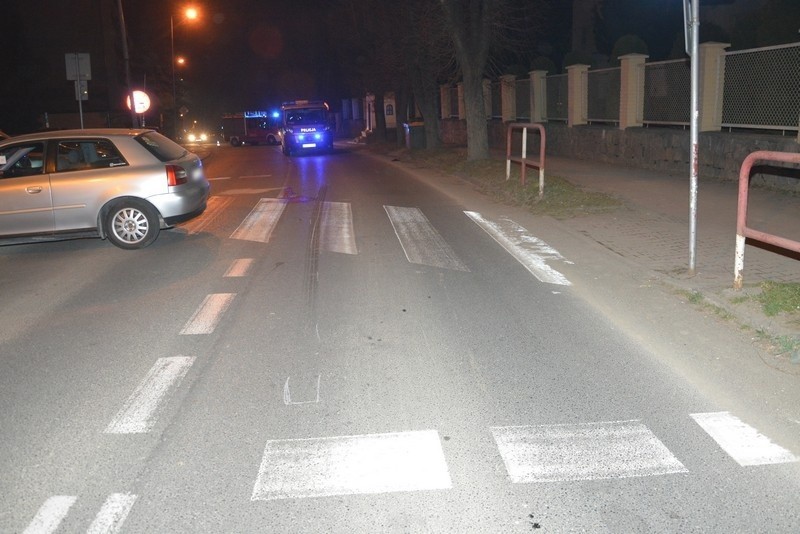 Wypadek w Jedliczu. 21-latek w audi potrącił na przejściu 13-latka z rowerem [ZDJĘCIA]