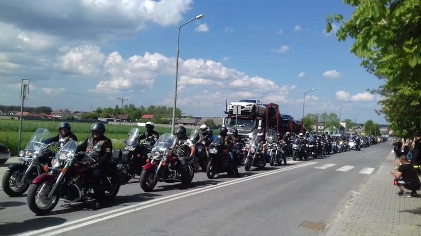200 motocykli przyjechało do Włoszczowy. Podczas akcji Motoserce zebrano 26 litrów krwi (ZDJĘCIA)