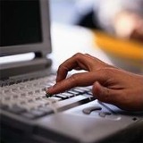 Ponad 150 biednych rodzin z Kielc czeka na darmowy internet i komputery