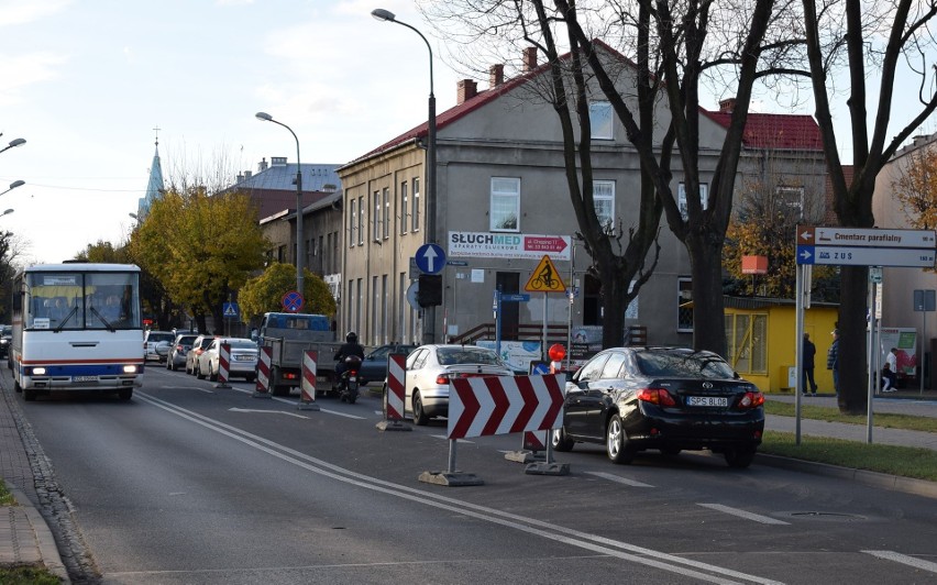 Zmiany w poruszaniu się samochodów obowiązują m.in. w...