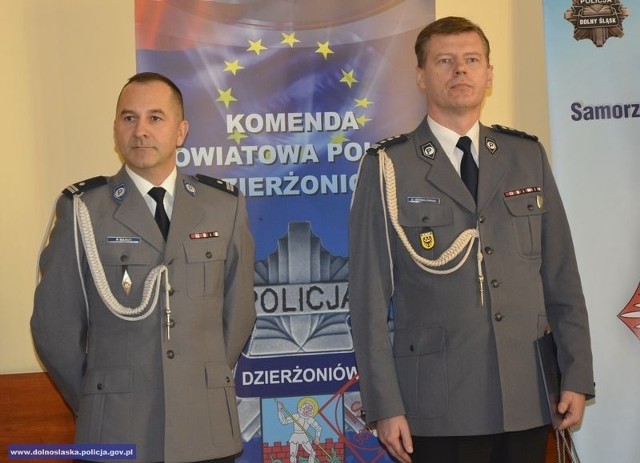 Przemysław Marut (z lewej) to nowy komendant policji w Dzierżoniowie