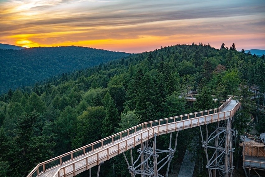 Krynica-Zdrój. Wieża widokowa czeka na odbiór techniczny. Już niedługo będzie dostępna  [ZDJĘCIA]