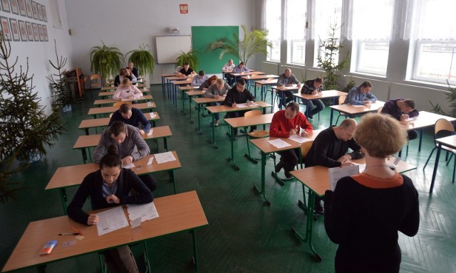 Egzaminy zawodowe odbywają się aktualnie w całej Polsce.