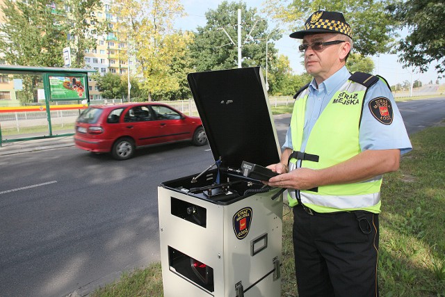 W tych miejscach, w których dziś spotykamy strażników z fotoradarem, mają pojawić się policjanci