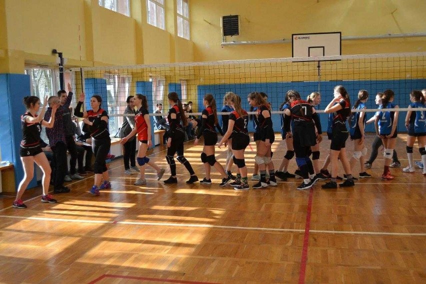 W sali gimnastycznej II LO w Inowrocławiu odbył się VI...