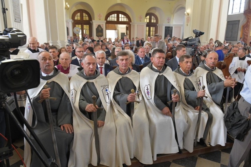 Diecezja ma nowego pasterza. Ingres do katedry w Drohiczynie ks. bpa Piotra Sawczuka (zdjęcia)