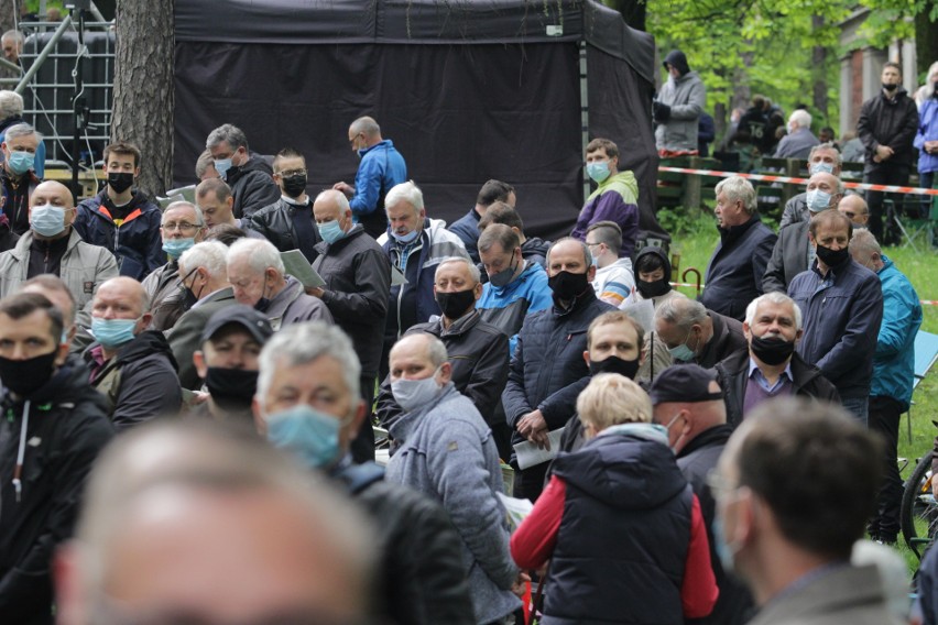 Apb Wiktor Skworc w trakcie Pielgrzymki Mężczyzn do Piekar...