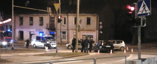 Na ulicy Słowackiego w Radomiu doszło do kolizji drogowej, w której zderzyły się samochody ford i honda. 