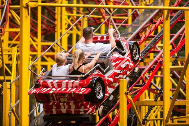 Używaną kolejkę górską - popularnego Rollercoastera - Leśny Park kupił w 2013 roku. Zakup od początku cieszył się zainteresowaniem opozycji.