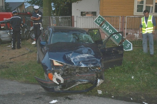 Dwie osoby zostały ranne w wypadku na skrzyżowaniu w Zbijowie Dużym w powiecie szydłowieckim. 