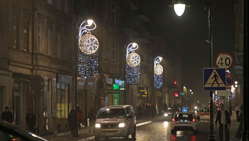 Jest pięknie! Tak wyglądają świąteczne iluminacje i ozdoby w Grudziądzu 2022. Zobacz zdjęcia