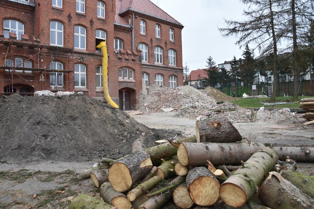 Zakres robót prowadzonych obecnie w LO - ogromny