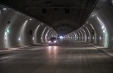 Tunel na Zakopiance. GDDKiA podpisała umowę z firmą, która zajmie się utrzymaniem systemów w tunelu [ZDJĘCIA]