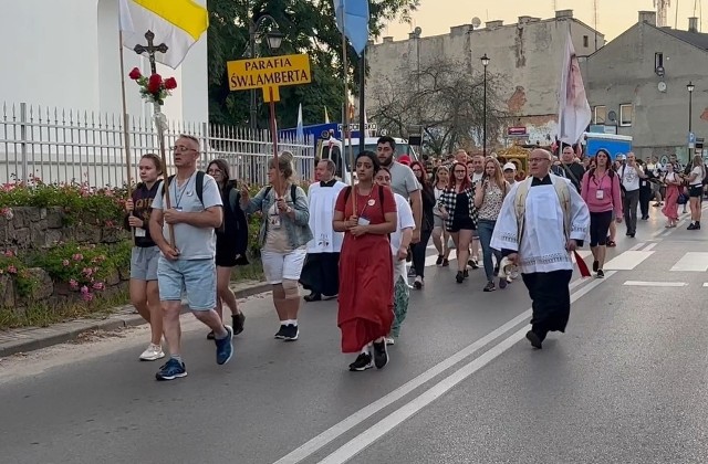 Pielgrzymka Radomsko 2023. W czwartkowy poranek, 24 sierpnia, radomszczanie wyruszyli w pielgrzymkę na Jasną Górę.