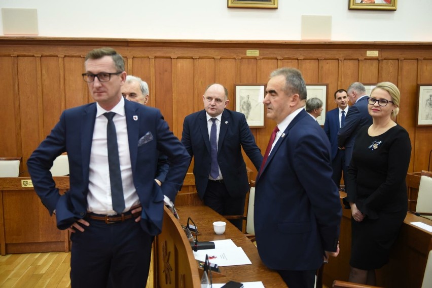 Dariusz Kurzawa (na zdjęciu z lewej) - 15 875 głosów, okręg...