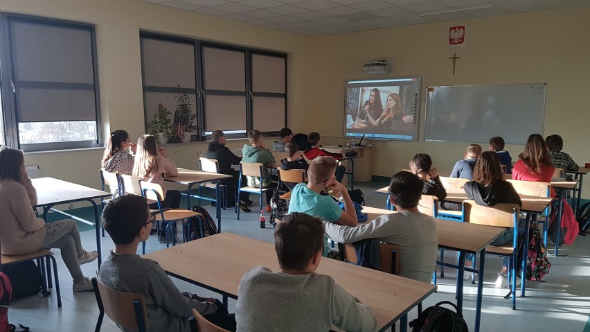 Ferie z policjantami w powiecie krakowskim. Bezpieczniej na półkolonii, wycieczce i stoku