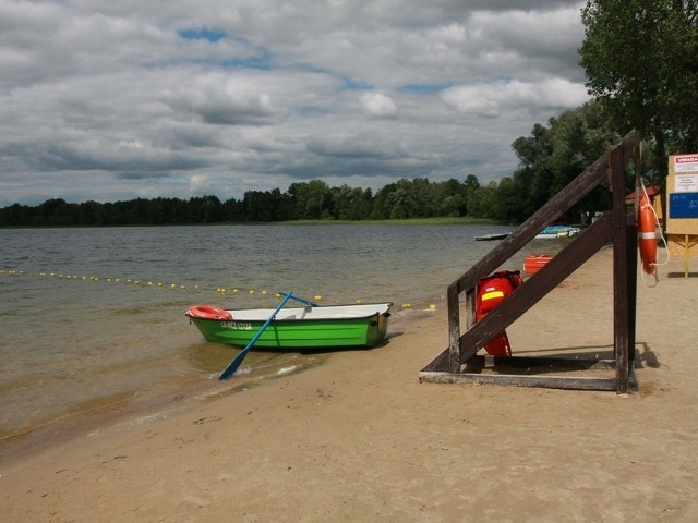 Relaks położony jest nad jez. Szarcz w Pszczewie