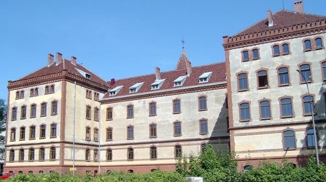 Budynek uczelni przy ulicy Kozietulskiego.