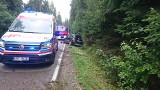 Podhale. Wypadek w Łopusznej. Auto wjechało w drzewo i dachowało [ZDJĘCIA]