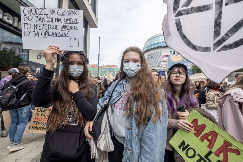 Młodzieżowy Strajk Klimatyczny w piątek odbywa się na całym...