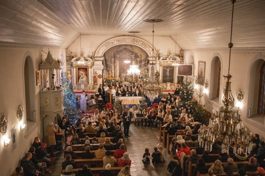 Koncert kolęd w Supraślu. W Kościele pw. Świętej Trójcy uhonorowano Jana Młyńskiego [ZDJĘCIA]