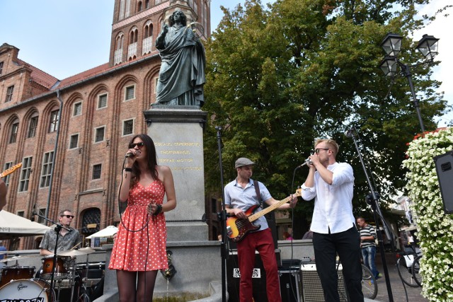 W Toruniu wystartowała kolejna edycja muzycznego festiwalu Harmonica Bridge. Koncert otwarcia tradycyjnie odbył się pod pomnikiem Mikołaja Kopernika