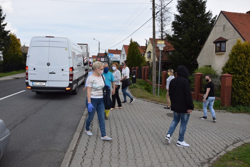 Utrudnienia w Głuchołazach. Polacy pracujący w Czechach blokują dojazd do przejścia granicznego