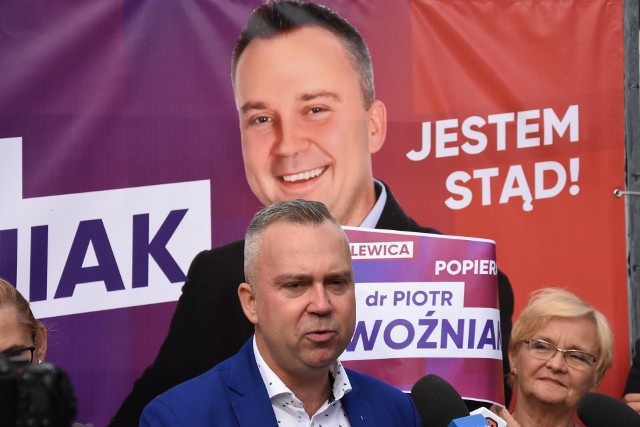 Hasło wyborcze "Jestem stąd!" ma pokazywać lokalny patriotyzm Woźniaka i przywiązanie do Opolszczyzny.