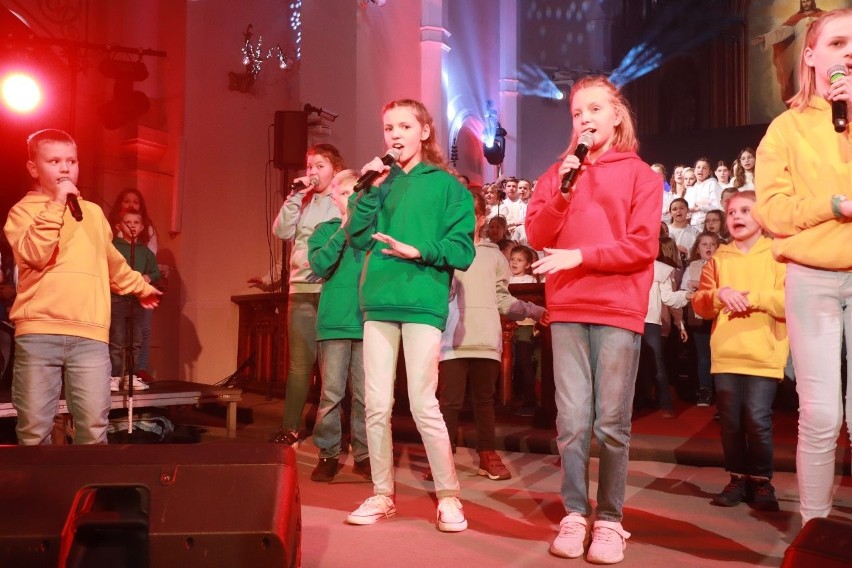 350 dzieci z całej Polski wzięło udział w nagraniu...