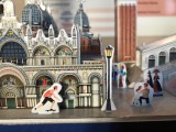 Koloseum i Biały Dom w słupskim ratuszu. Wystawa miniatur wykonanych przez Mirosława Śmigielskiego