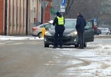 Samochód potrącił pieszą na pasach w centrum Wrocławia. Kobieta z urazem kręgosłupa trafiła do szpitala