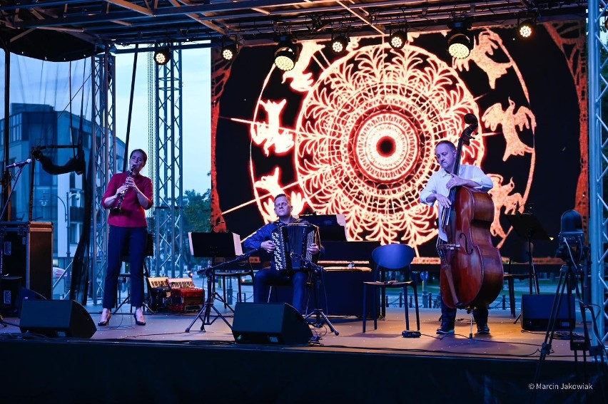 Koncert „Mein shtetele” w wykonaniu zespołu Di Galitzyaner Klezmorim. Muzycznie upamiętniono rocznicę powstania w getcie białostockim