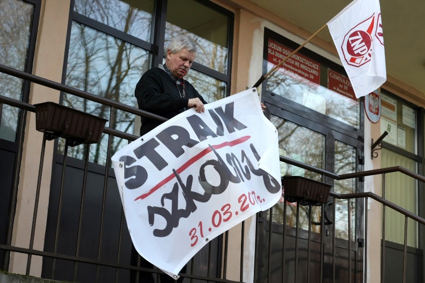 Strajk w Gimnazjum nr 19 na Biskupinie