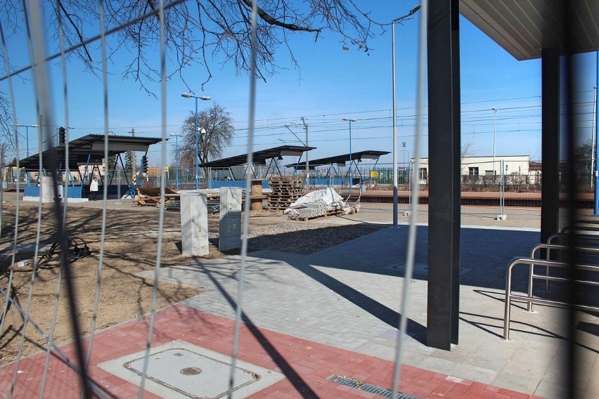 Budowa nowoczesnego dworca PKP w Świdniku przeciąga się. Kiedy zostanie oddany do użytku?