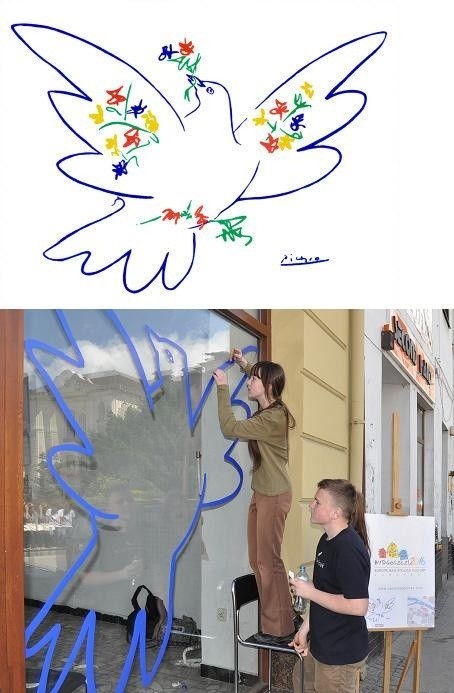 "Dove of peace" Pabla Picassa w wykonaniu dzieci z Pałacu...